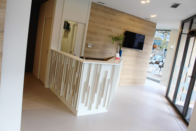 trabajos de carpintería en la consulta de Dentieder en Donostia